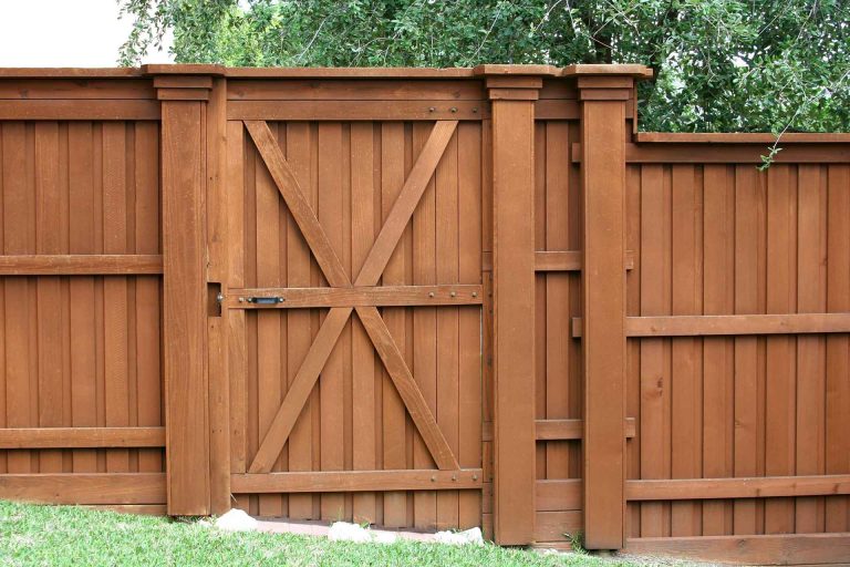 The Best Way To Contact Easton Fencing - Easton Fencing Cedar and Iron Fences